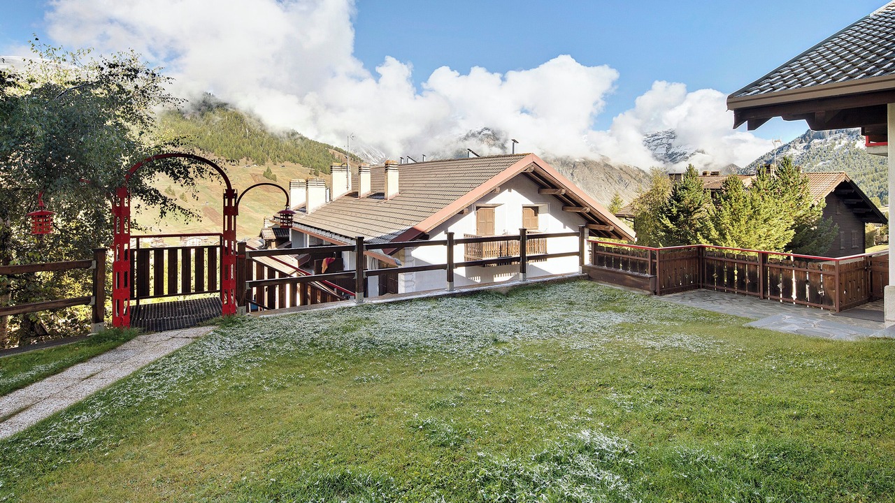 Photo of Outdoor in Teola