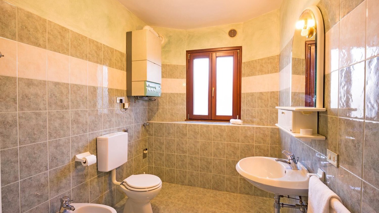 Photo of Bathroom in Calozzo