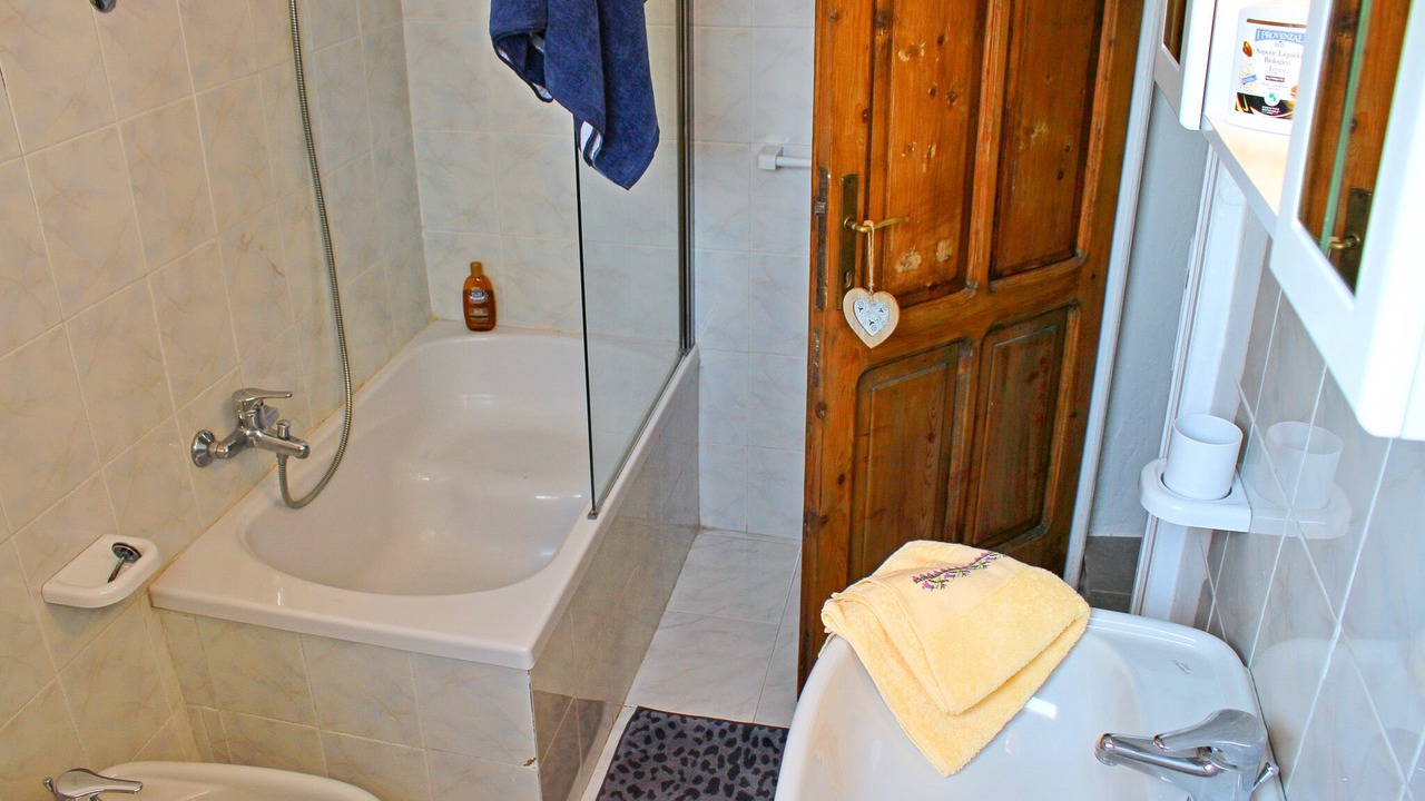 Photo of Bathroom in Calozzo