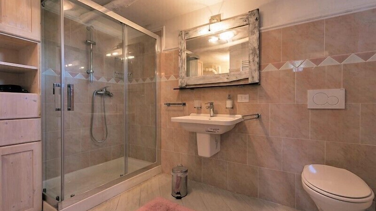 Photo of Bathroom in Cremia