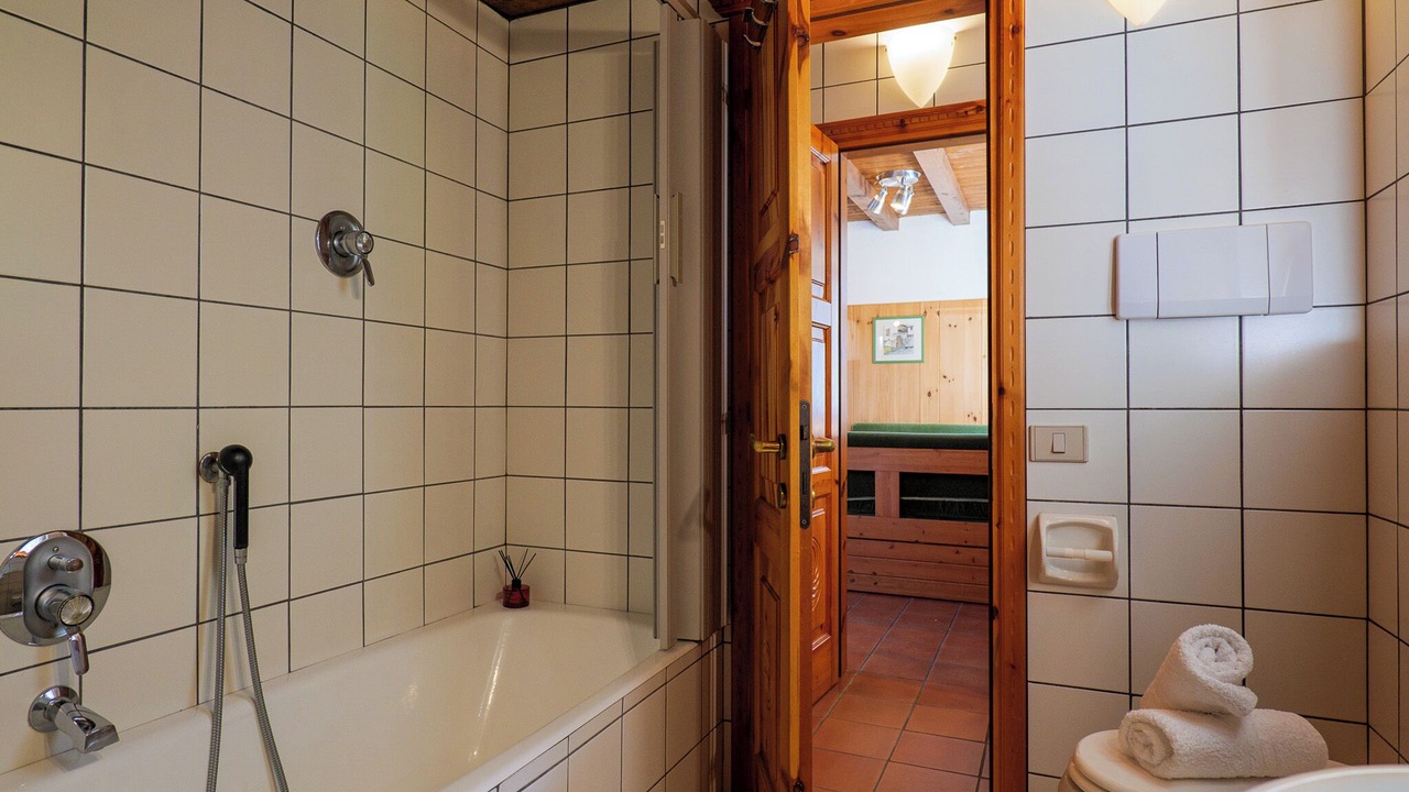 Photo of Bathroom in Colico Piano