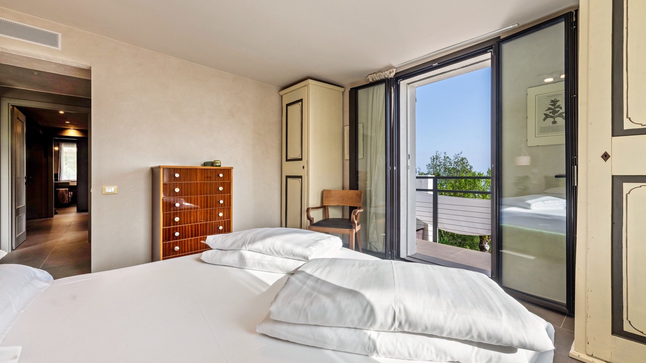 Photo of Bedroom in Gardone Riviera