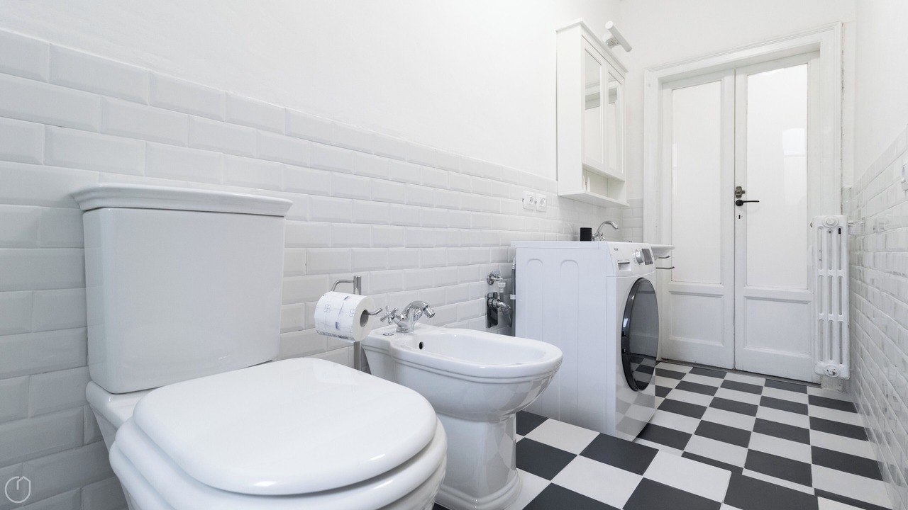 Photo of Bathroom in Magenta