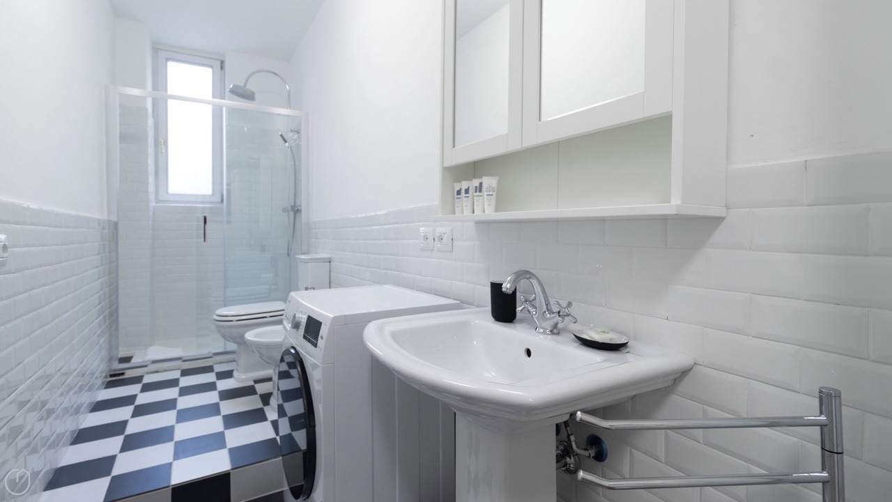 Photo of Bathroom in Magenta
