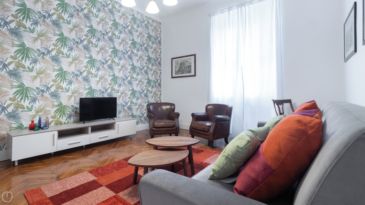 Photo of Livingroom in Magenta
