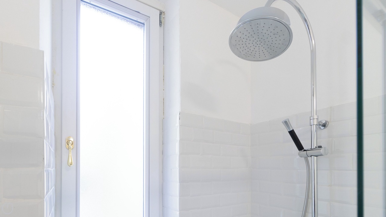 Photo of Bathroom in Magenta
