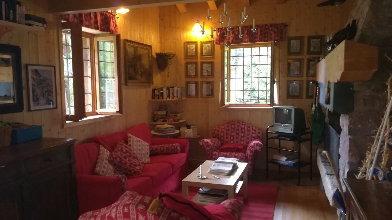 Photo of Livingroom in Prestine