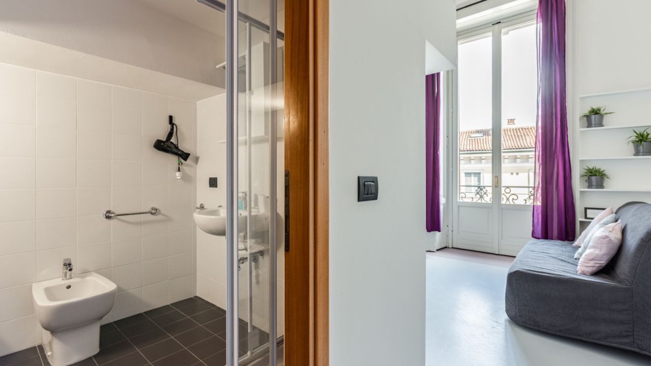 Photo of Bathroom in Magenta