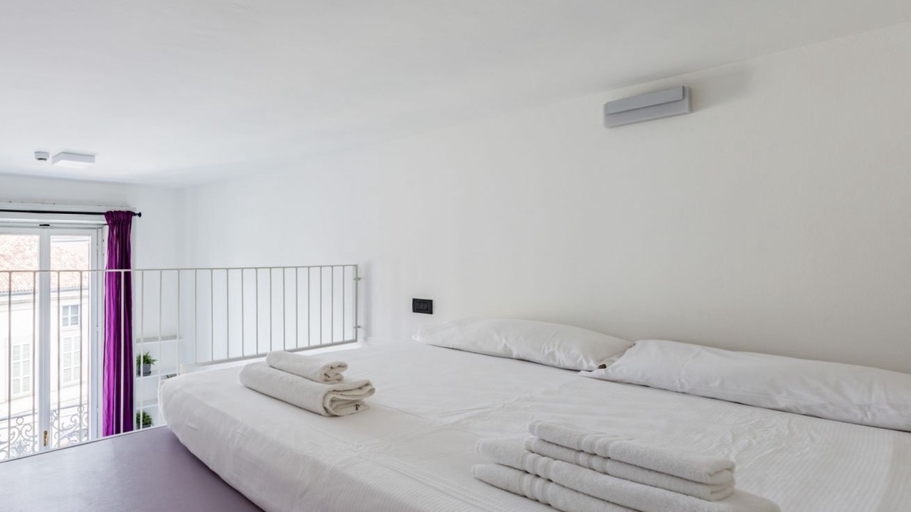 Photo of Bedroom in Magenta