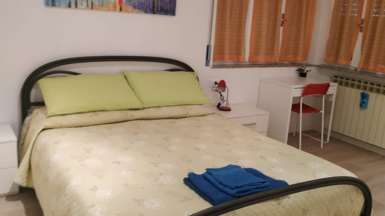 Photo of Bedroom in Lovere Old Town