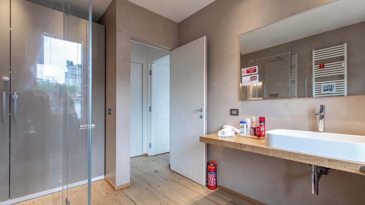 Photo of Bathroom in Tricolore