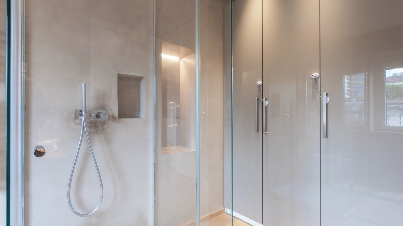 Photo of Bathroom in Tricolore
