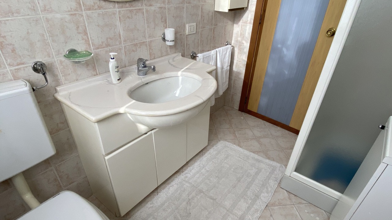 Photo of Bathroom in Lipomo
