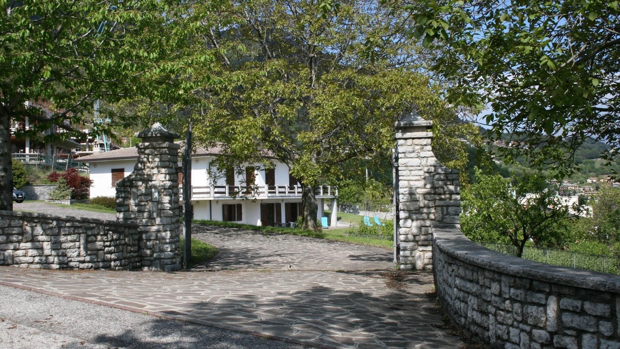 Photo of Outdoor in Aer