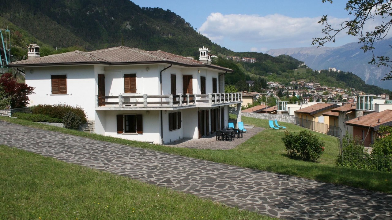 Photo of Outdoor in Aer
