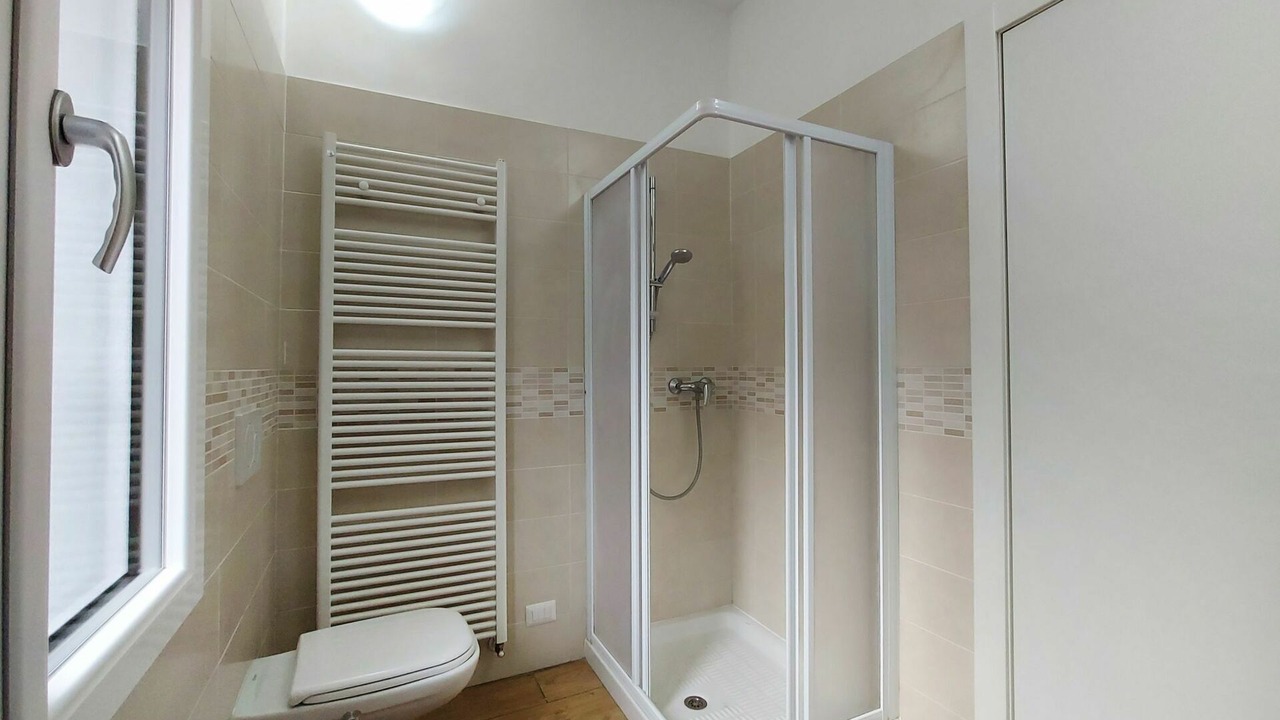 Photo of Bathroom in Corrido