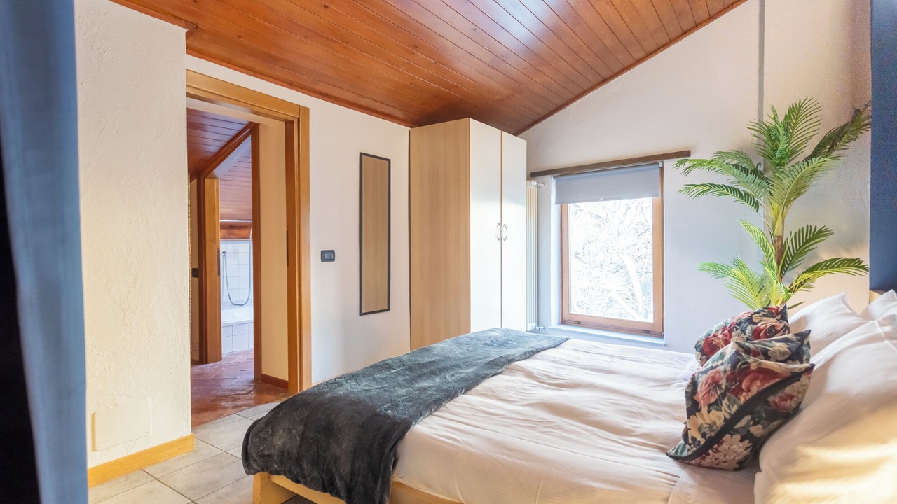 Photo of Bedroom in Como City Centre