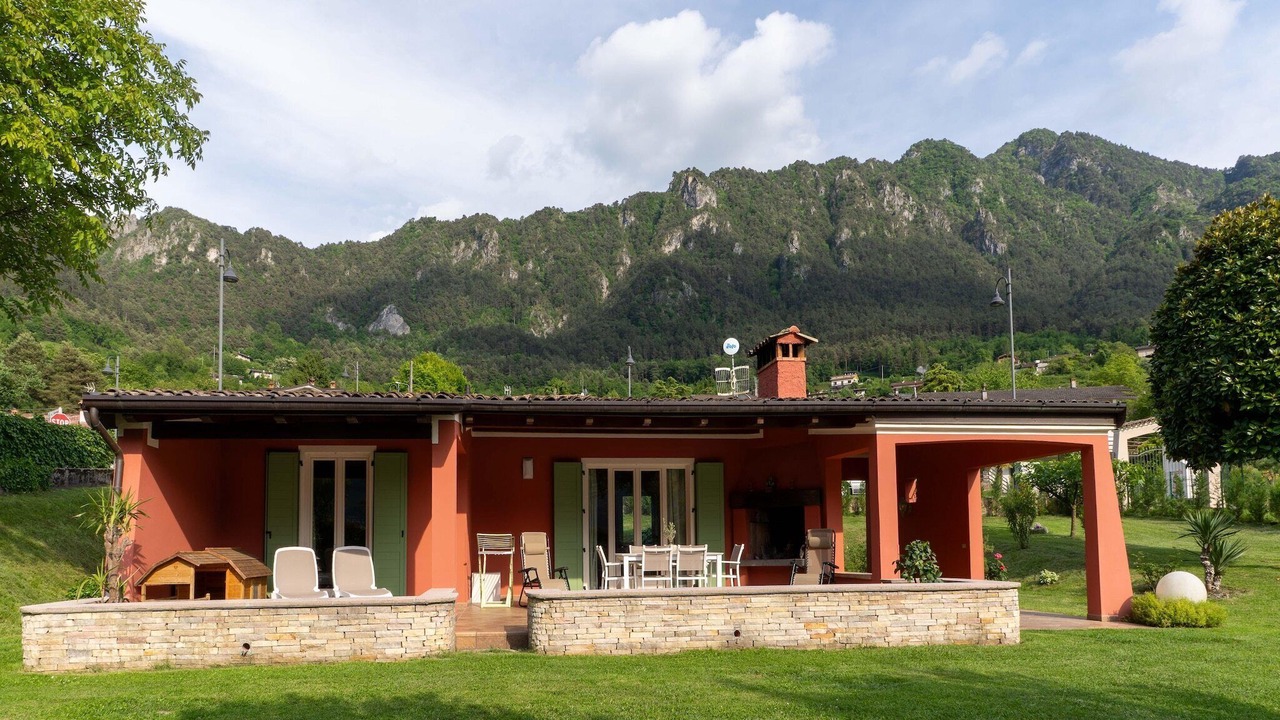 Photo of Outdoor in Crone