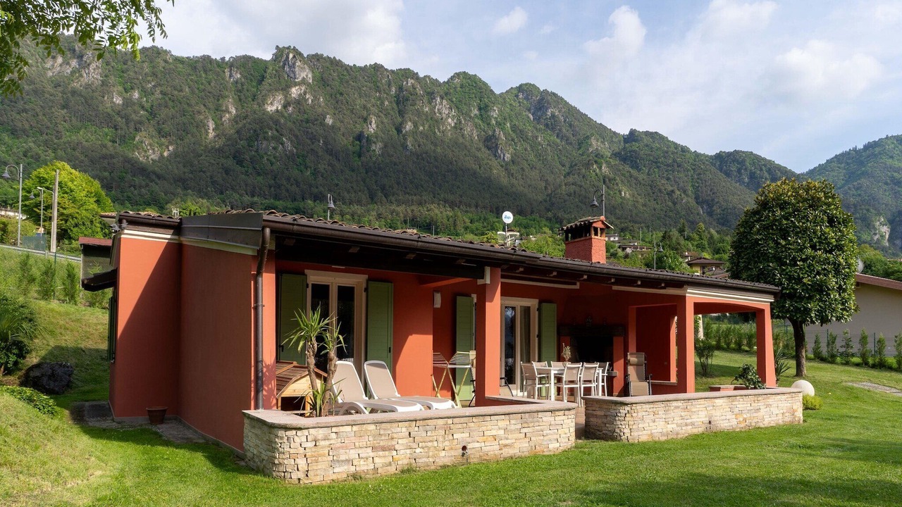 Photo of Outdoor in Crone