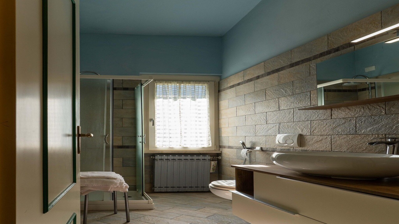 Photo of Bathroom in Crone