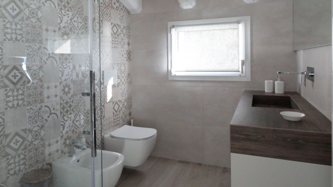 Photo of Bathroom in Marone