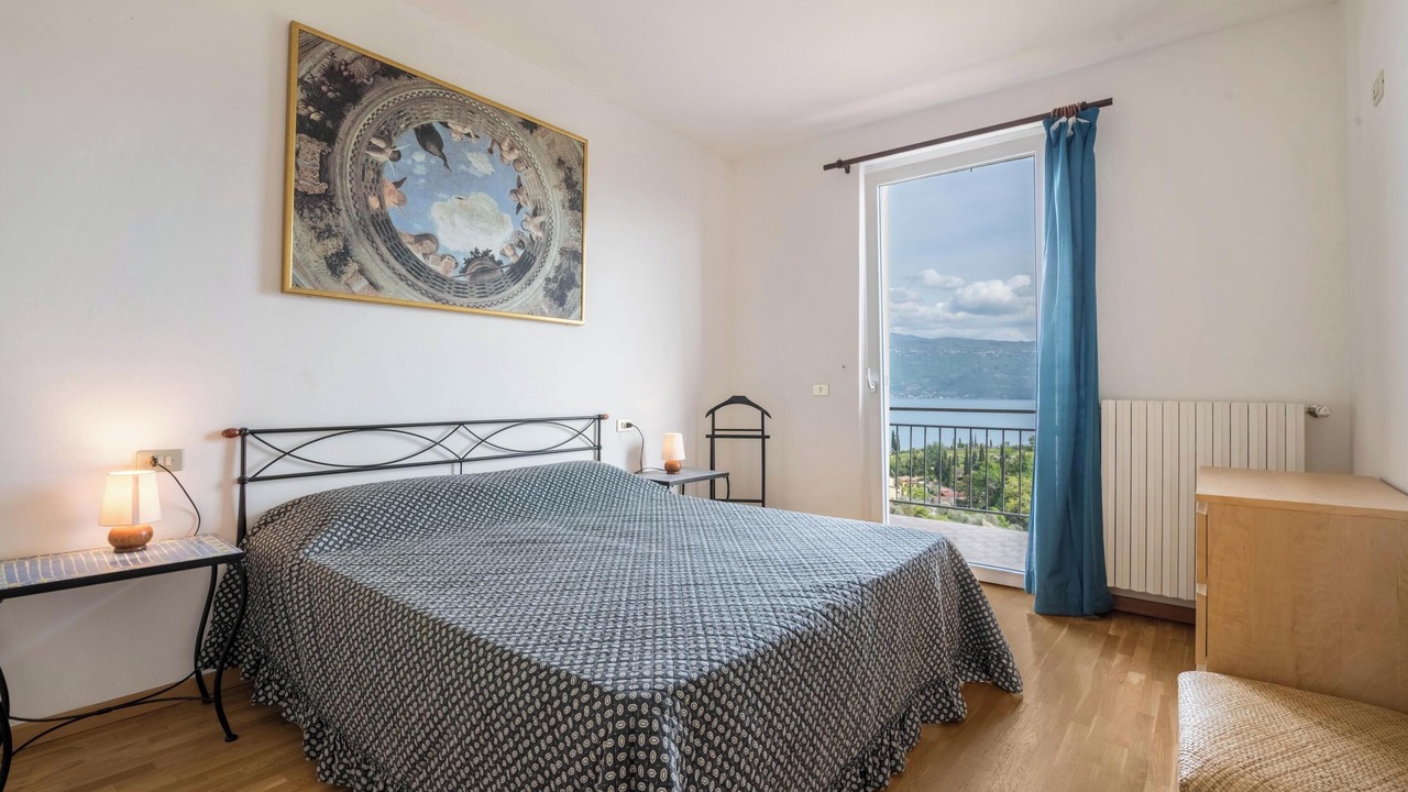 Photo of Bedroom in Toscolano Maderno