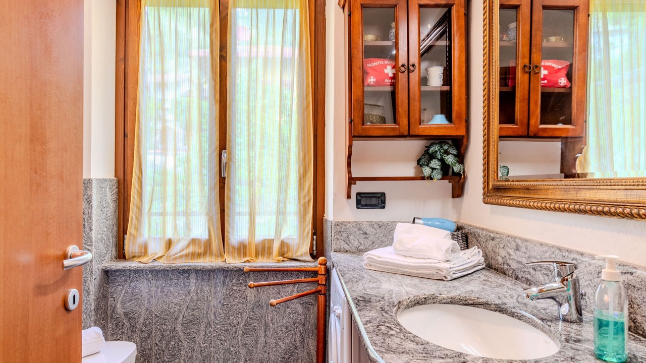 Photo of Bathroom in Gera Lario