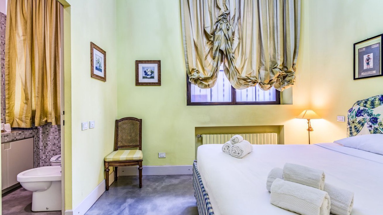 Photo of Bedroom in Chinatown