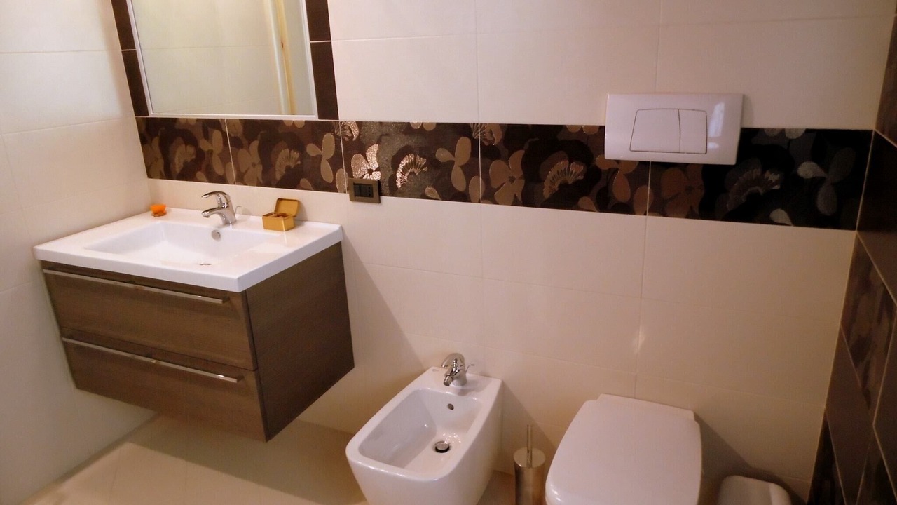 Photo of Bathroom in Marone