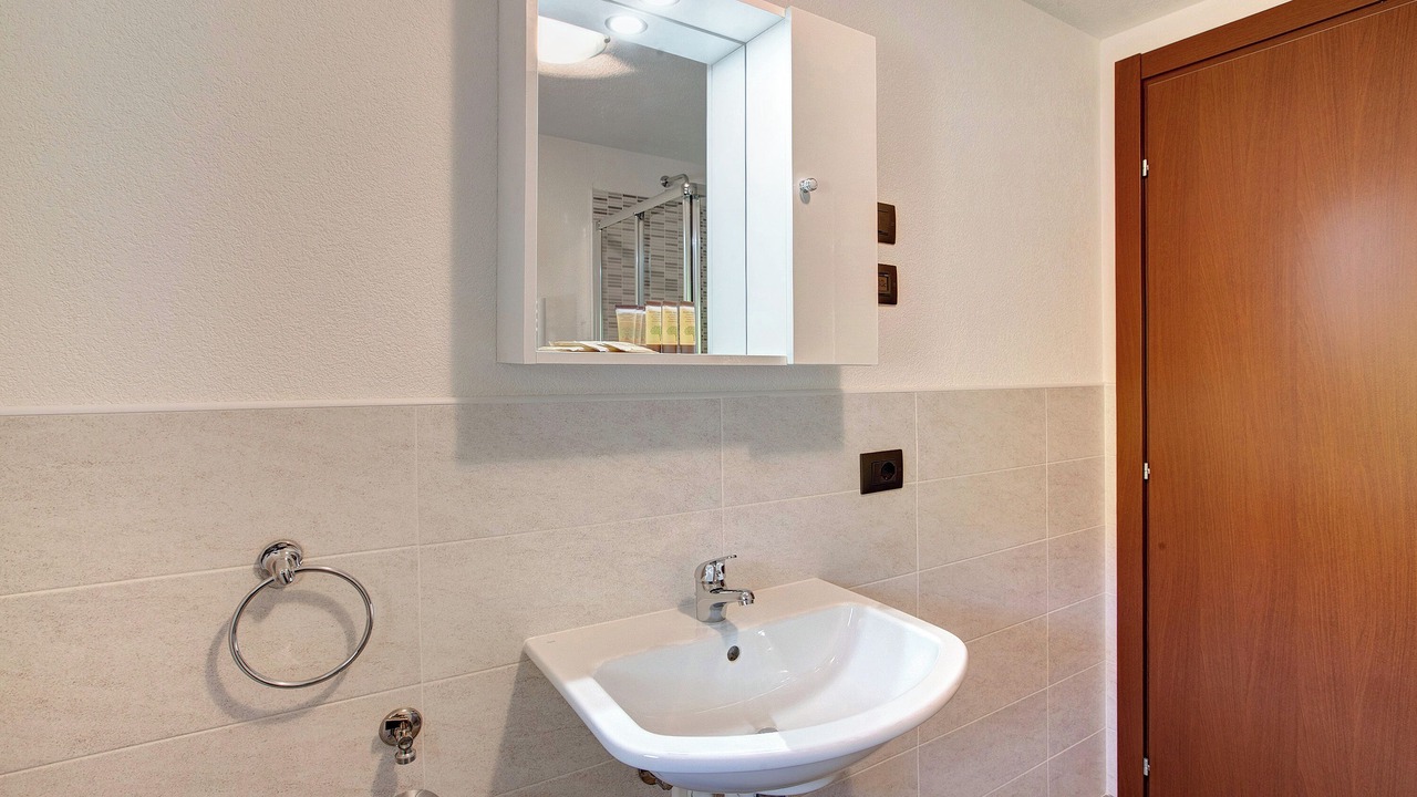 Photo of Bathroom in Trepalle