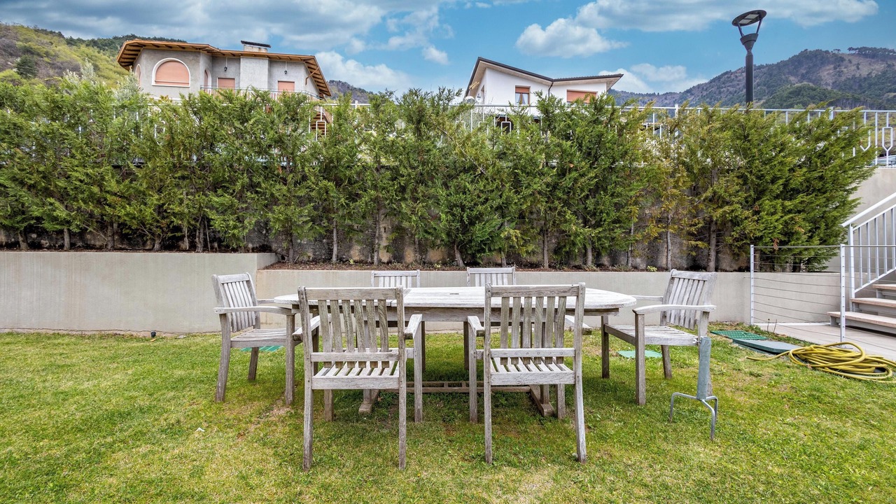Photo of Outdoor in Aer