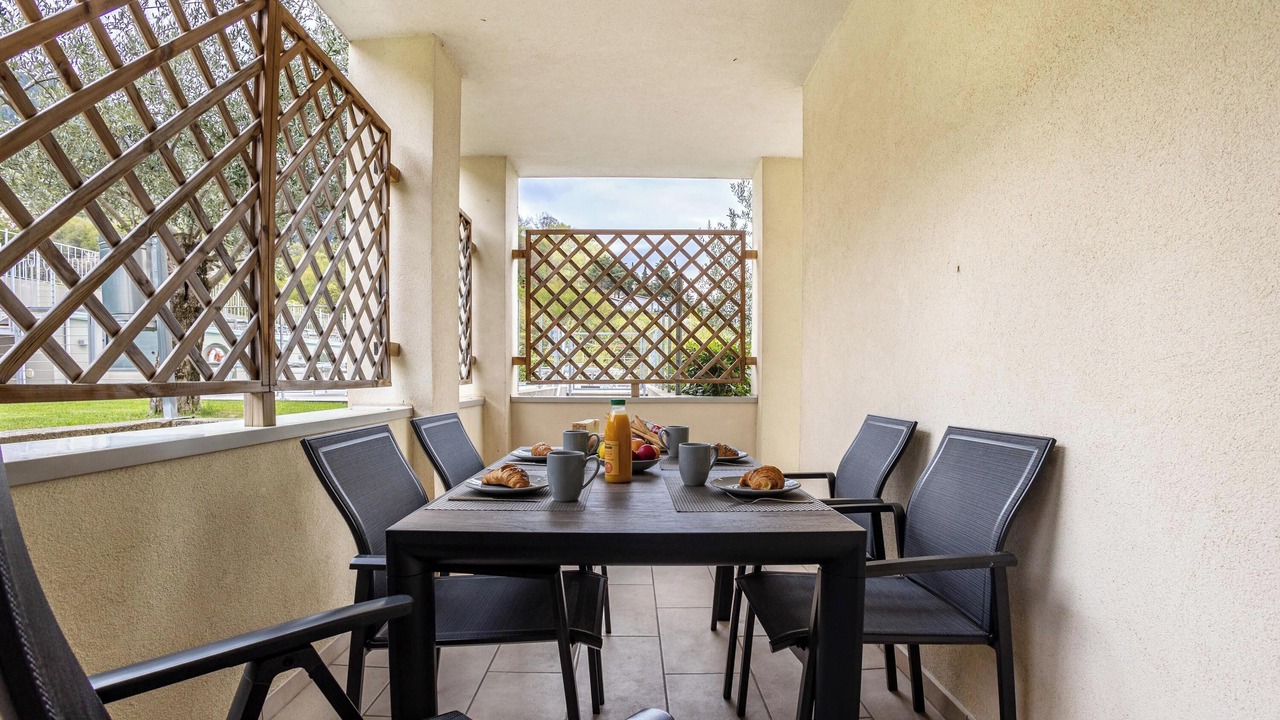 Photo of Outdoor in Aer