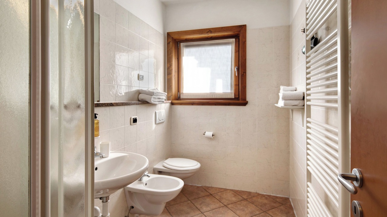 Photo of Bathroom in Trepalle