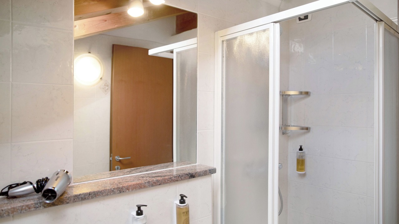 Photo of Bathroom in Trepalle