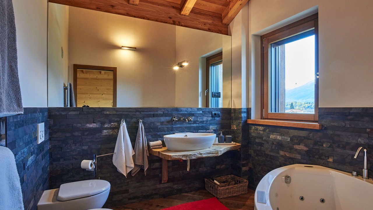 Photo of Bathroom in Colico Piano