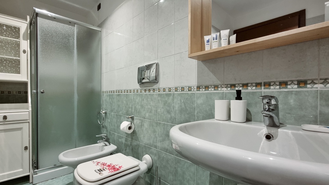 Photo of Bathroom in Gorla