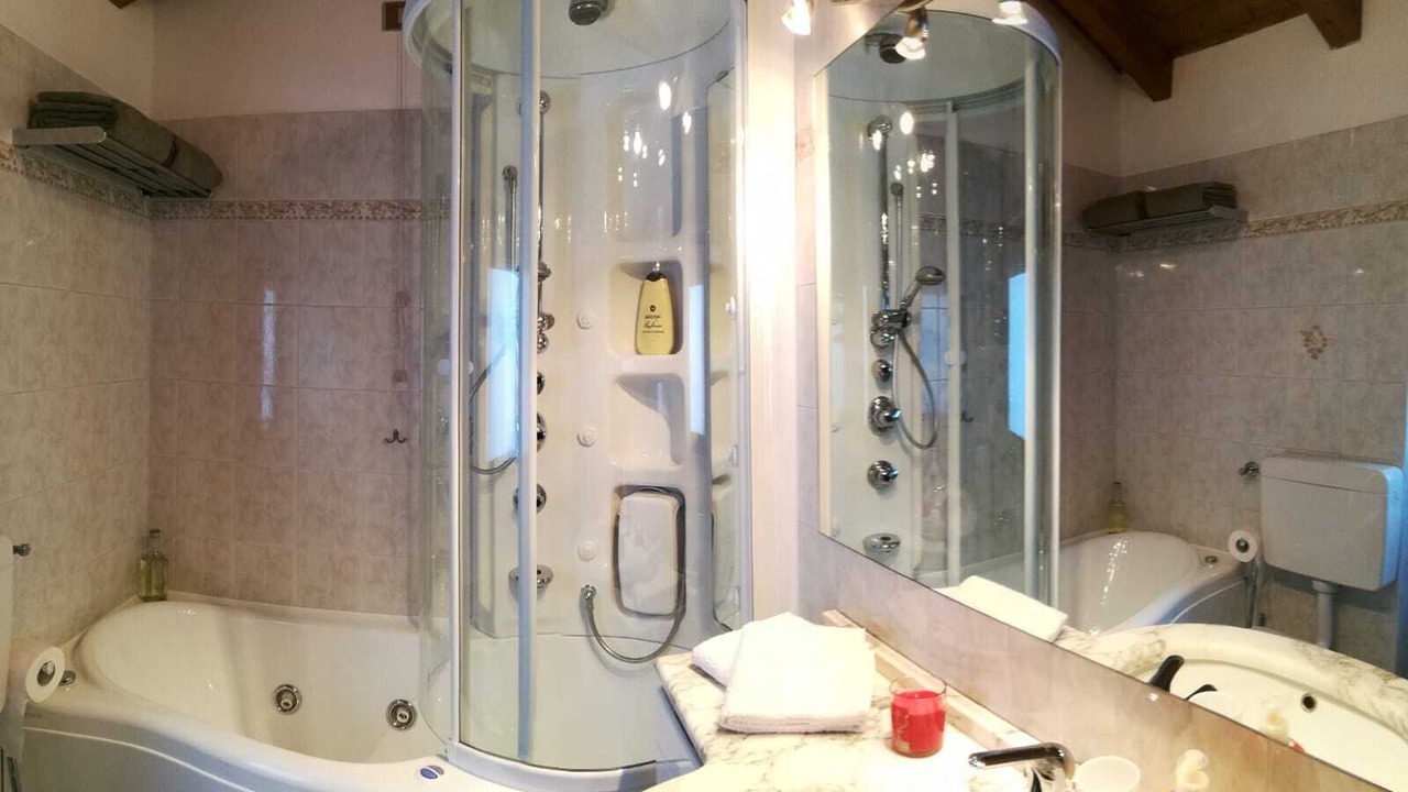 Photo of Bathroom in Tirano