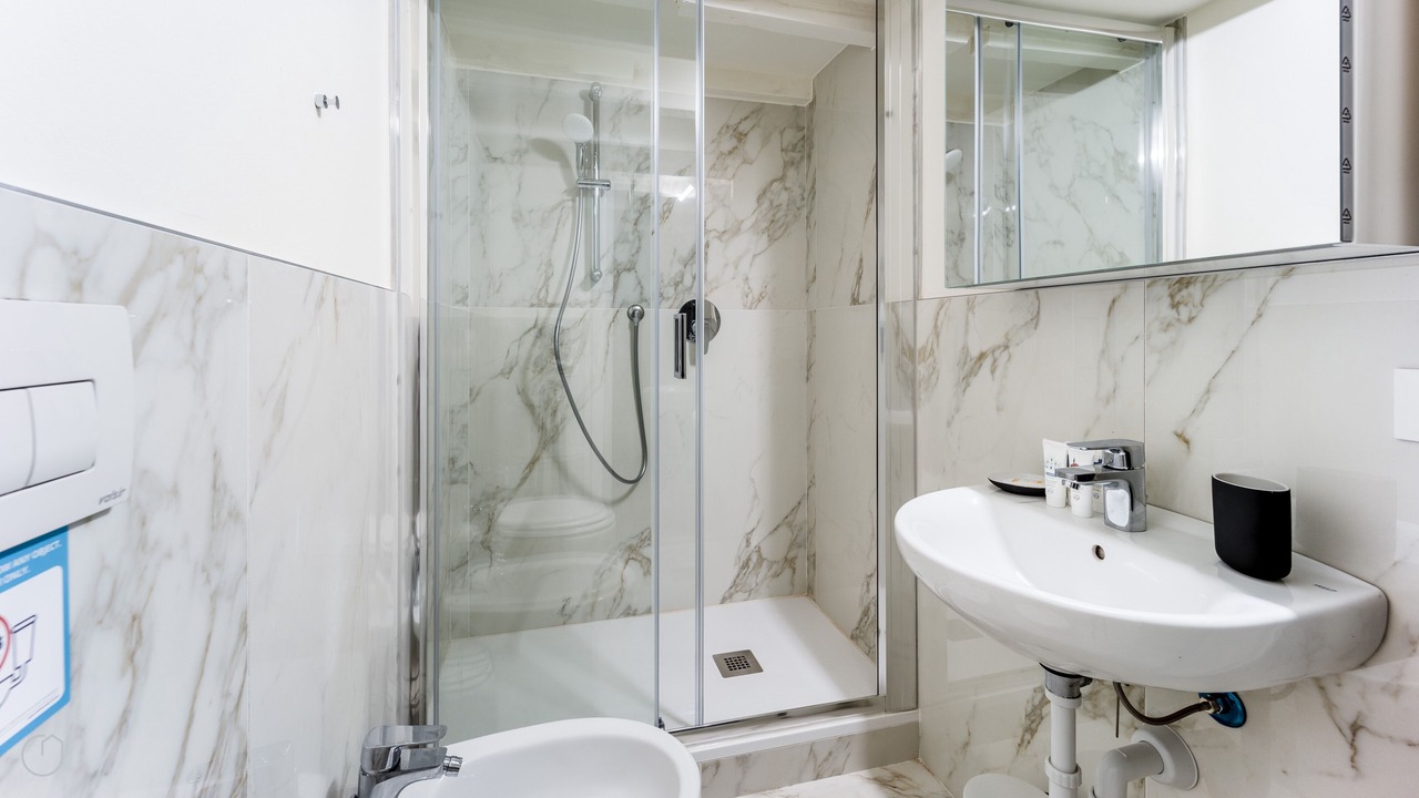 Photo of Bathroom in Magenta