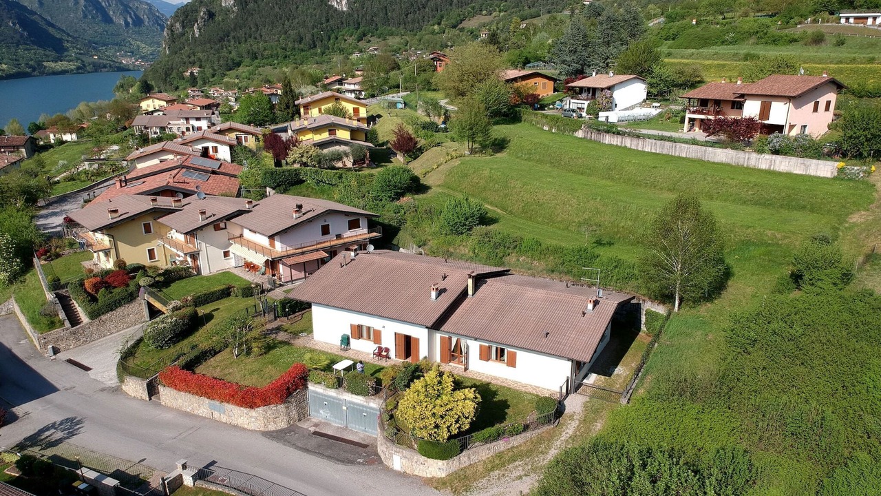 Photo of Outdoor in Crone