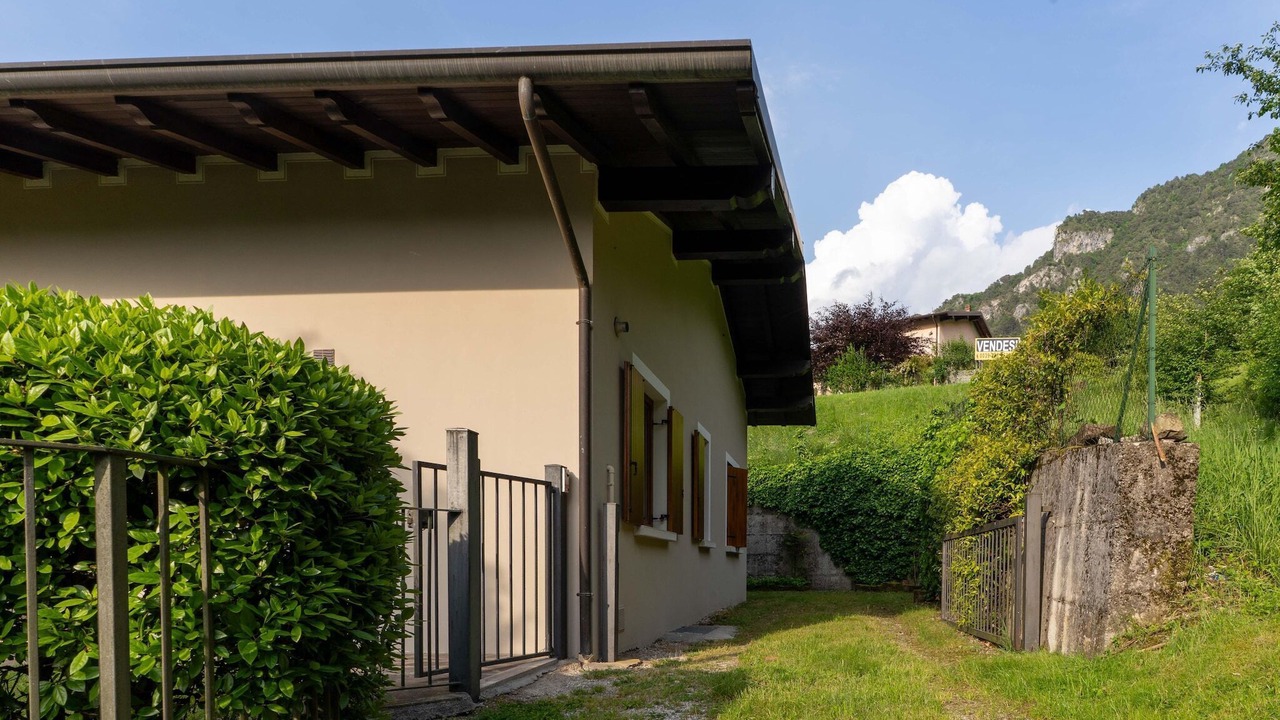 Photo of Outdoor in Crone