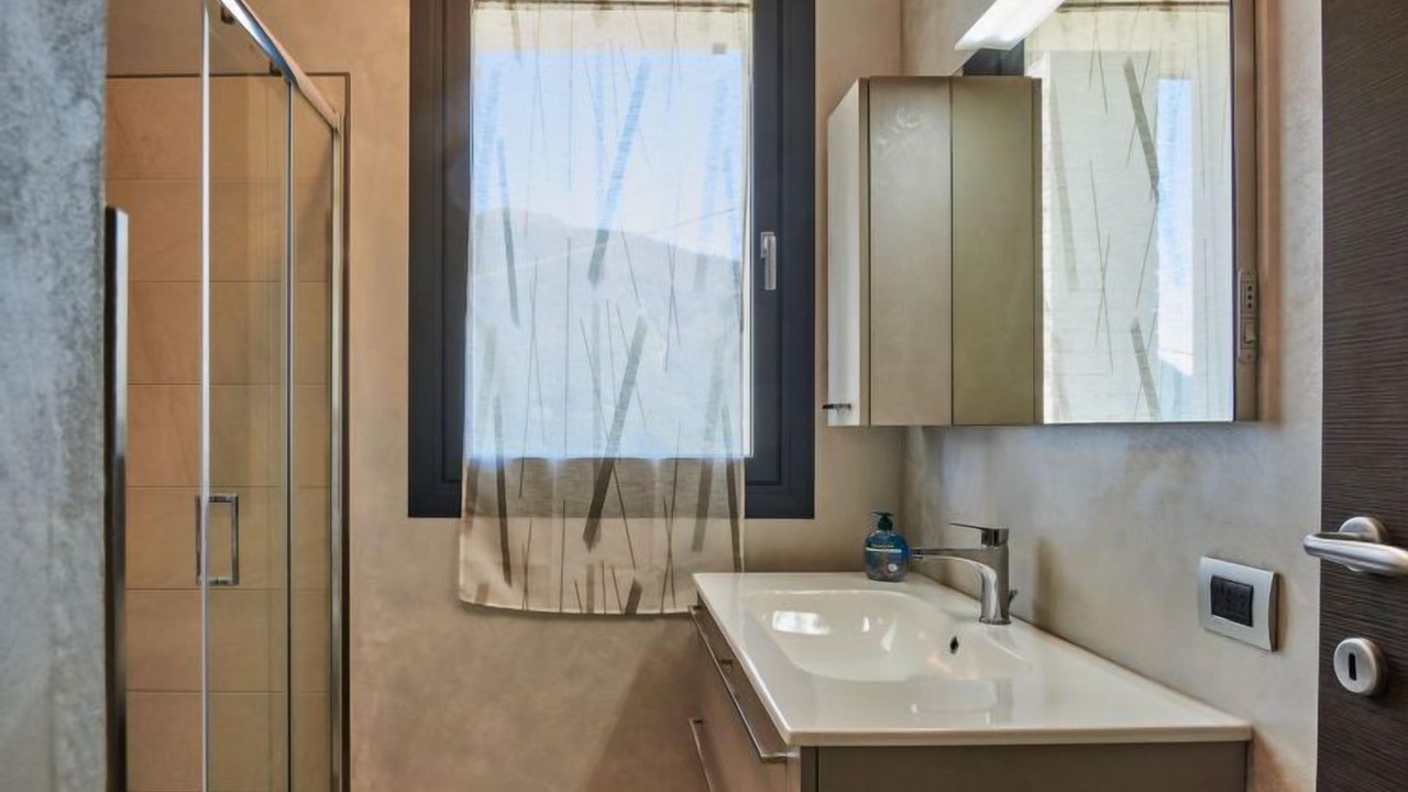 Photo of Bathroom in Corrido