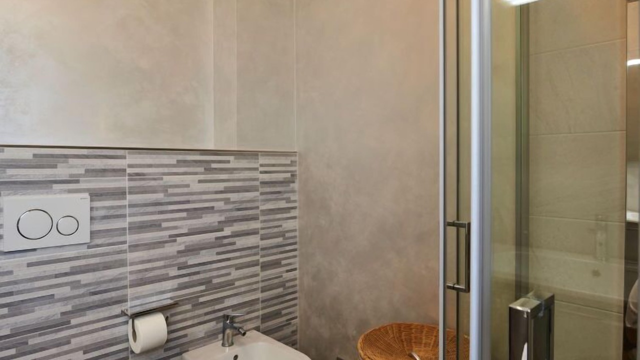 Photo of Bathroom in Corrido
