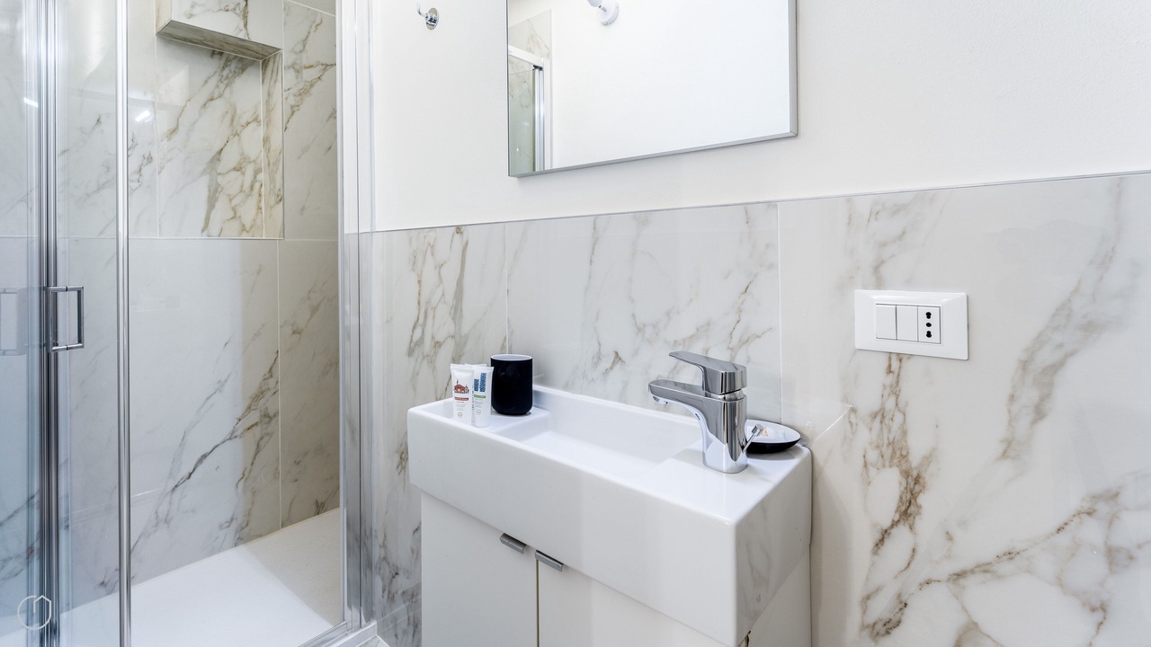 Photo of Bathroom in Magenta