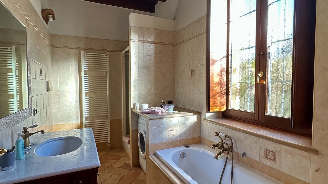 Photo of Bathroom in Cusago