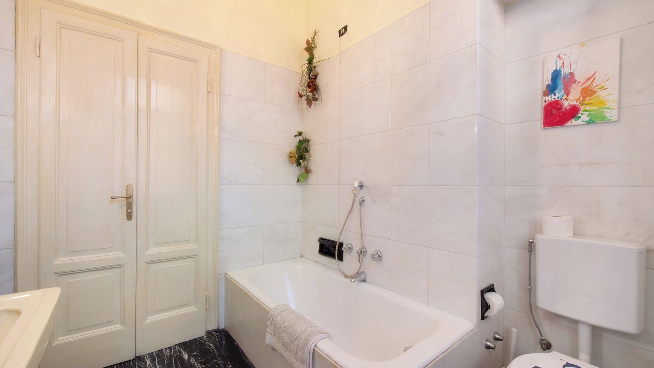 Photo of Bathroom in Brunate