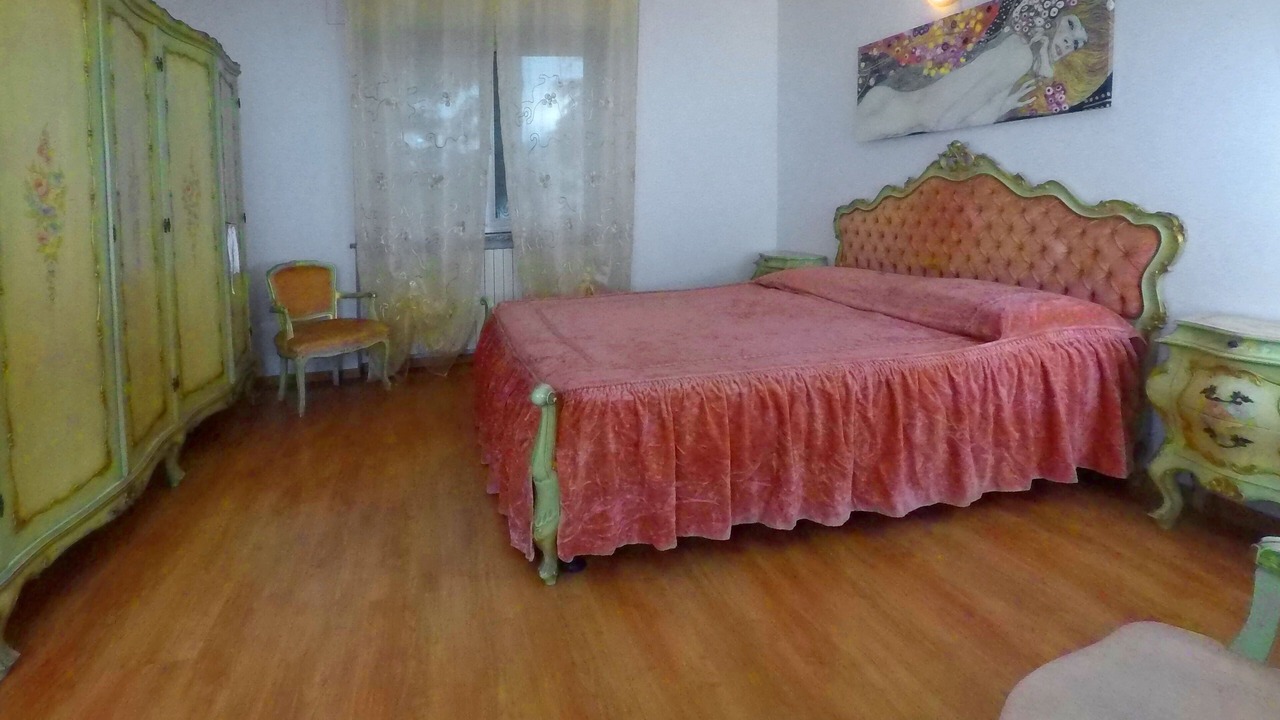 Photo of Bedroom in Mandello del Lario