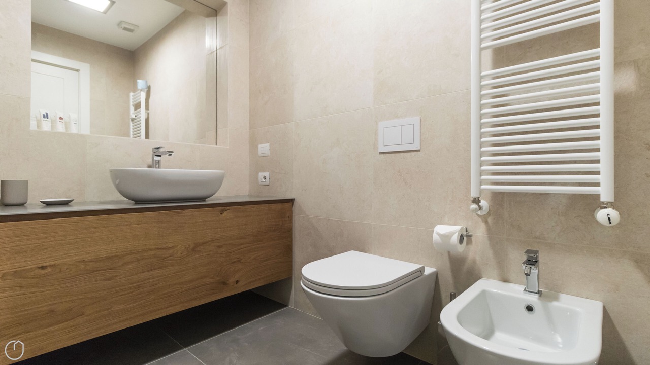 Photo of Bathroom in Magenta