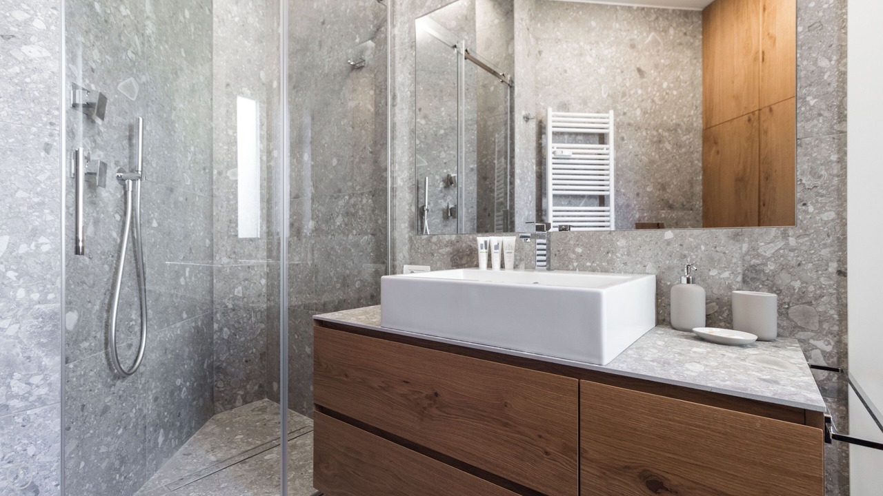 Photo of Bathroom in Magenta