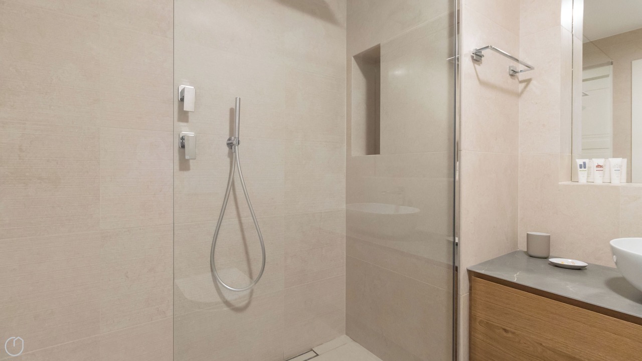 Photo of Bathroom in Magenta