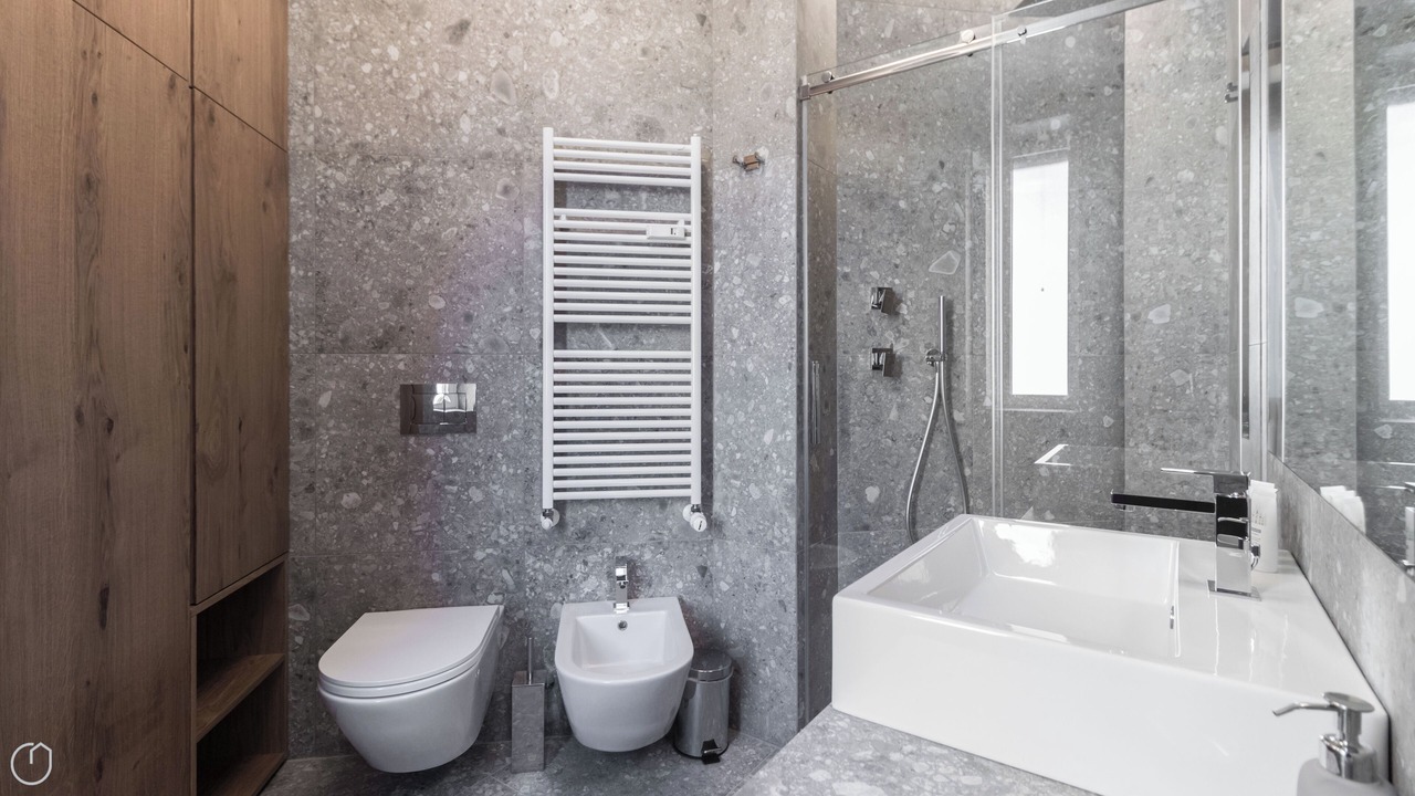 Photo of Bathroom in Magenta